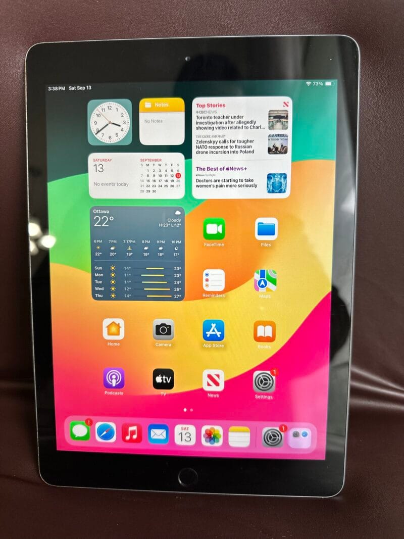 Ipad 6th gen space grey fully unlocked 32gb